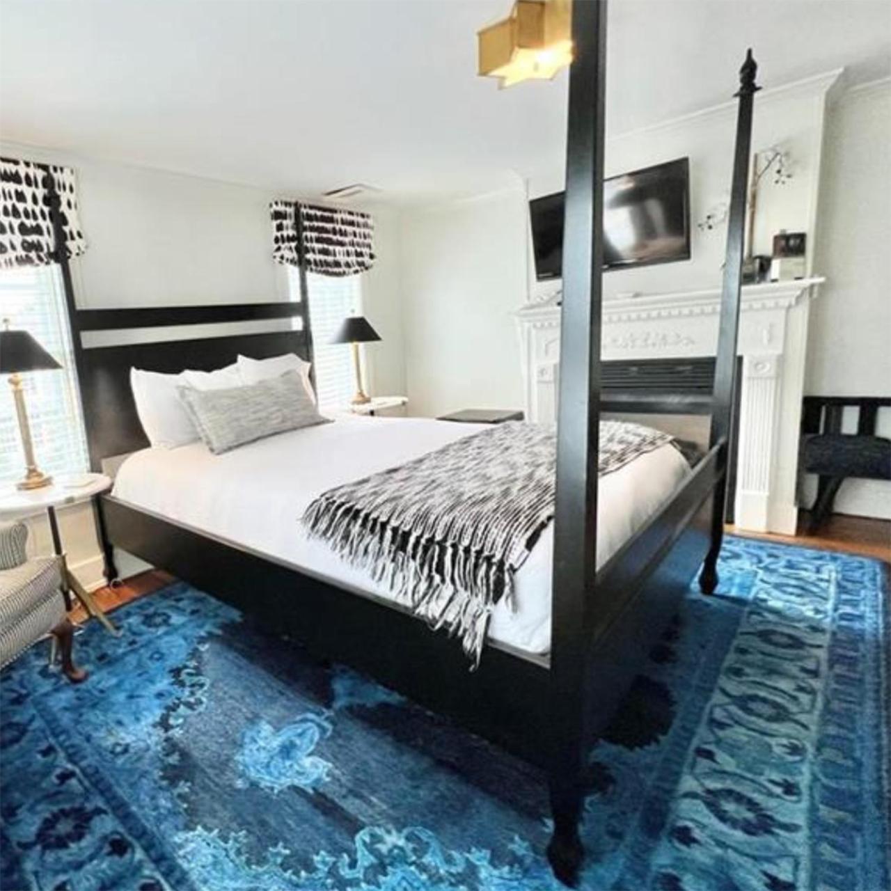 James Pharmacy Bed And Breakfast Олд Сейбрук Екстериор снимка